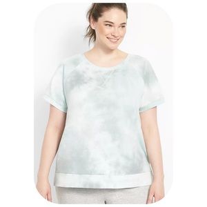 PLUS Livi active crewneck top